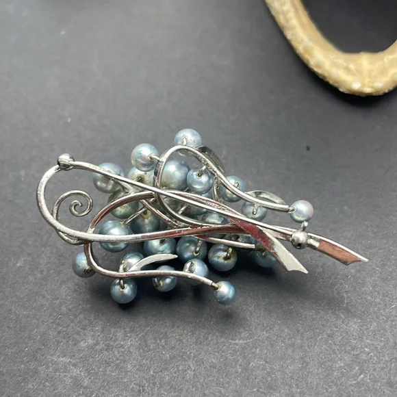 Saltwater pearls blue brooch vintage sterling
